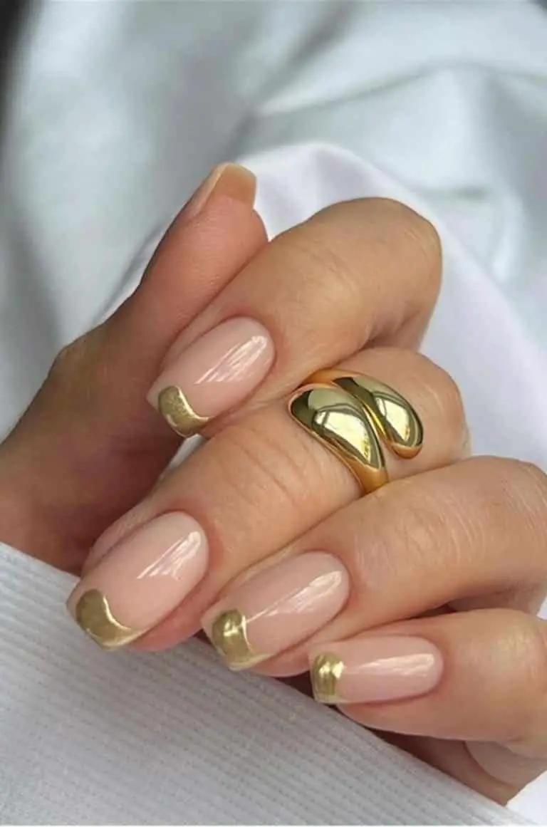 30 Classy Golden Nails That Signify Luxury In 2022.