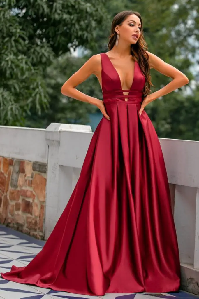 25 Stunning Prom Dresses That’ll Make You Stand Out 2022 - HONESTLYBECCA