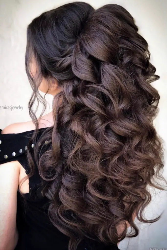 28 Easy & Gorgeous Prom Hairstyles For All Hair Types. - HONESTLYBECCA