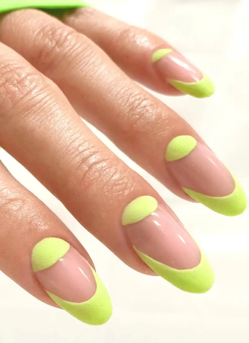 Almond-shaped nail designs