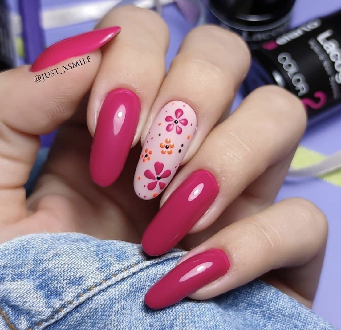30 Easy & Stunning Flower Nail Designs To Try In 2022