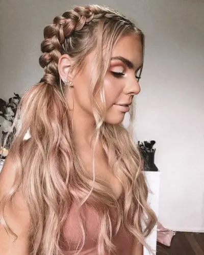 20 Easy & Beautiful Summer Hairstyles For 2022.