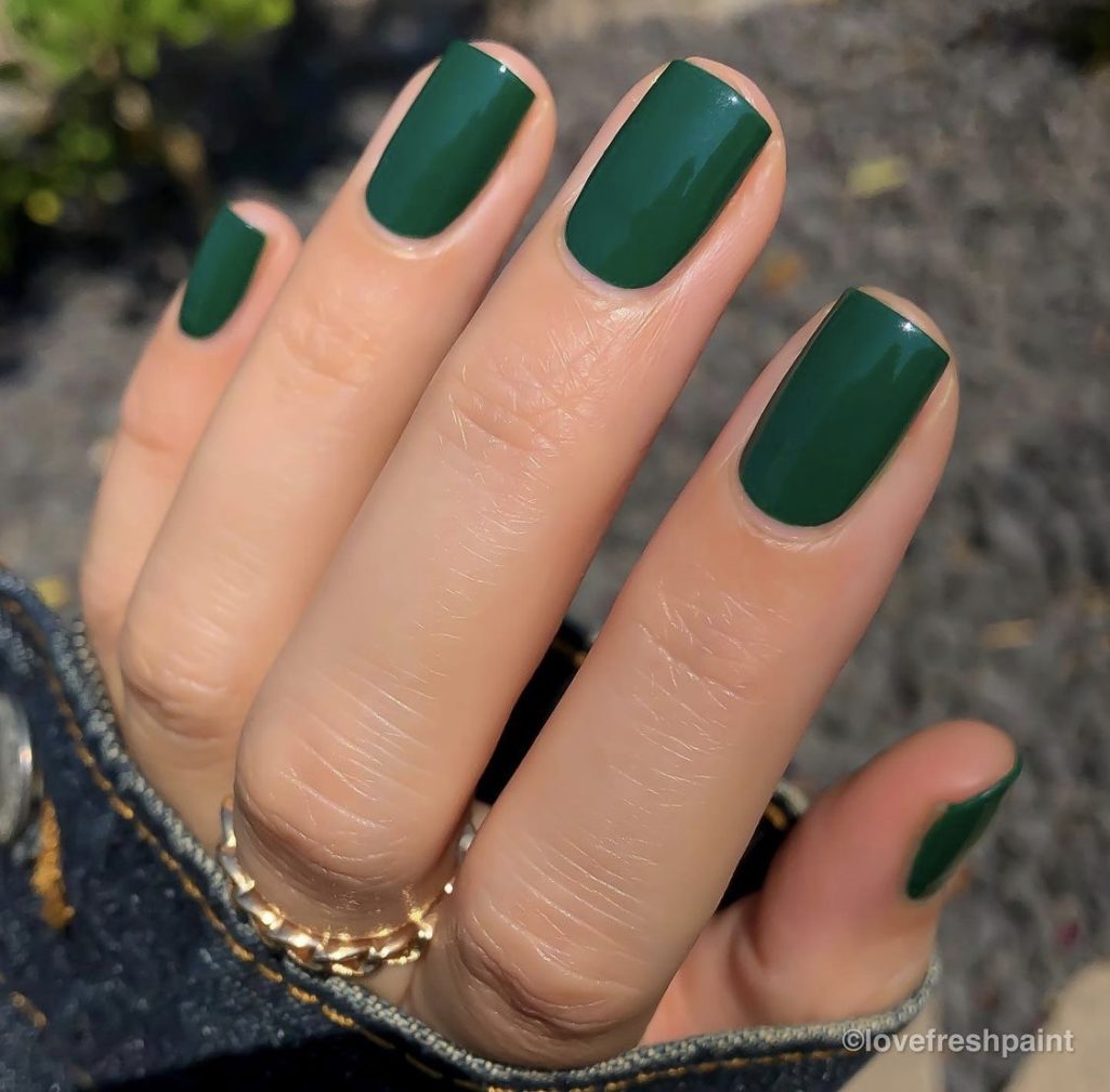green acrylic nails