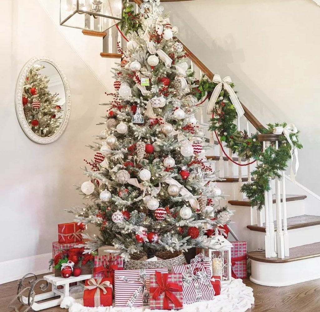 30 Beautiful Christmas Tree Ideas You’ll Love To See 2022. - HONESTLYBECCA