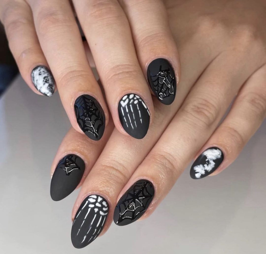 Black Halloween nail designs