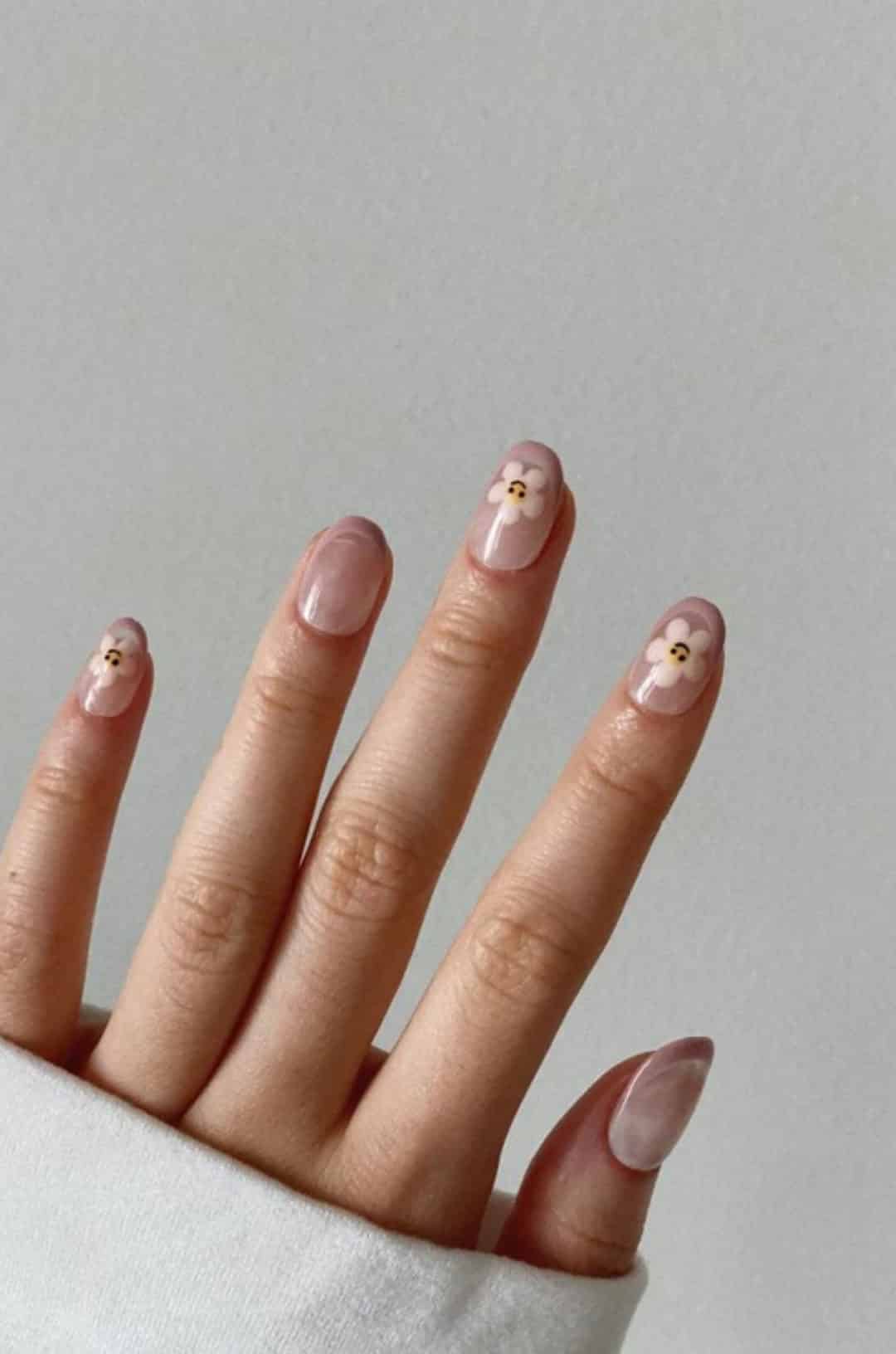 daisy nail designs