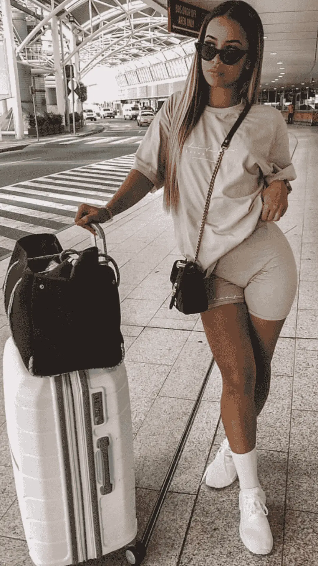 Airport outfits ideas for ladies 