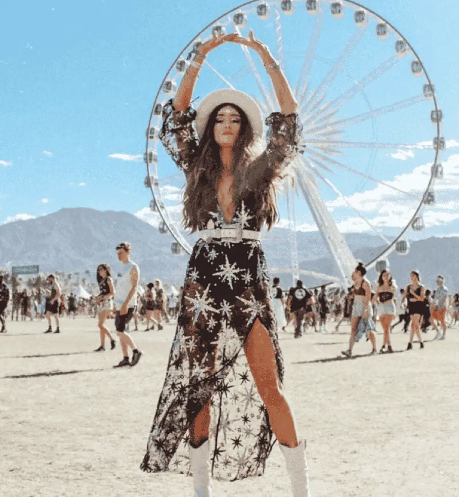 35 Trendy Coachella Outfit Ideas To Copy In 2022. - HONESTLYBECCA