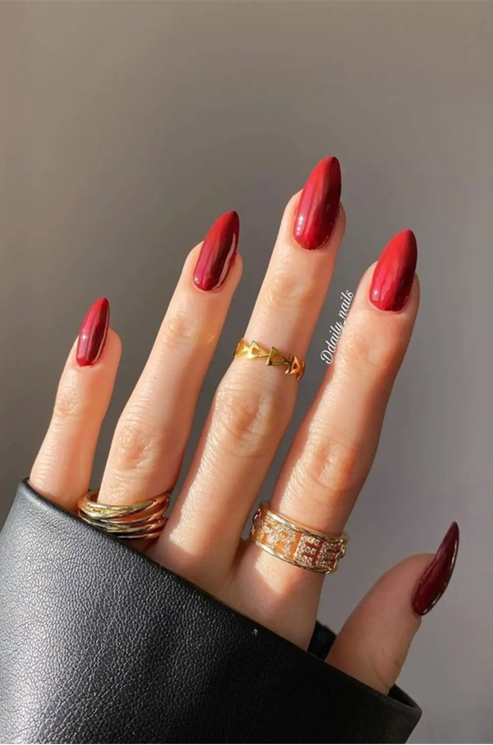 red chic nails