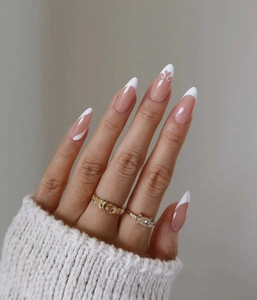 white minmalist nail design