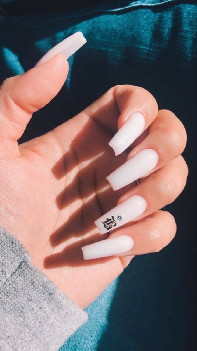 Acrylic nails with boyfriend initials