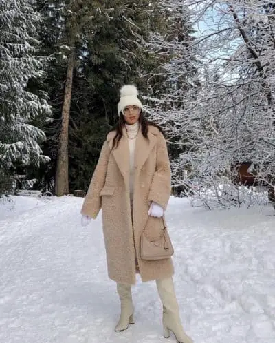 20 Stylish Winter Outfit Ideas For Ladies In 2022.