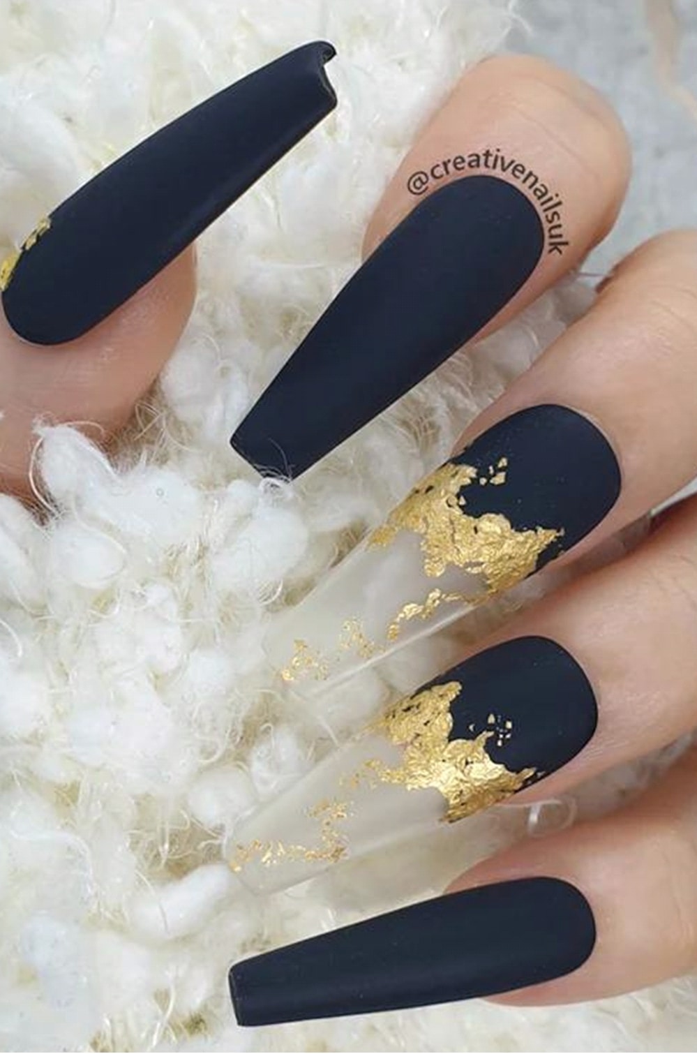 golden nail designs